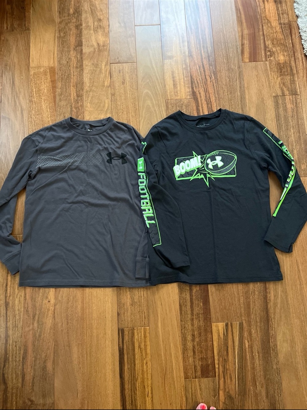 Under Armour Boy’s Long Sleeve Graphic Football Tee - Black/Grey